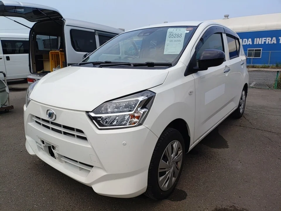 Daihatsu Mira e:S LA350S 2021
